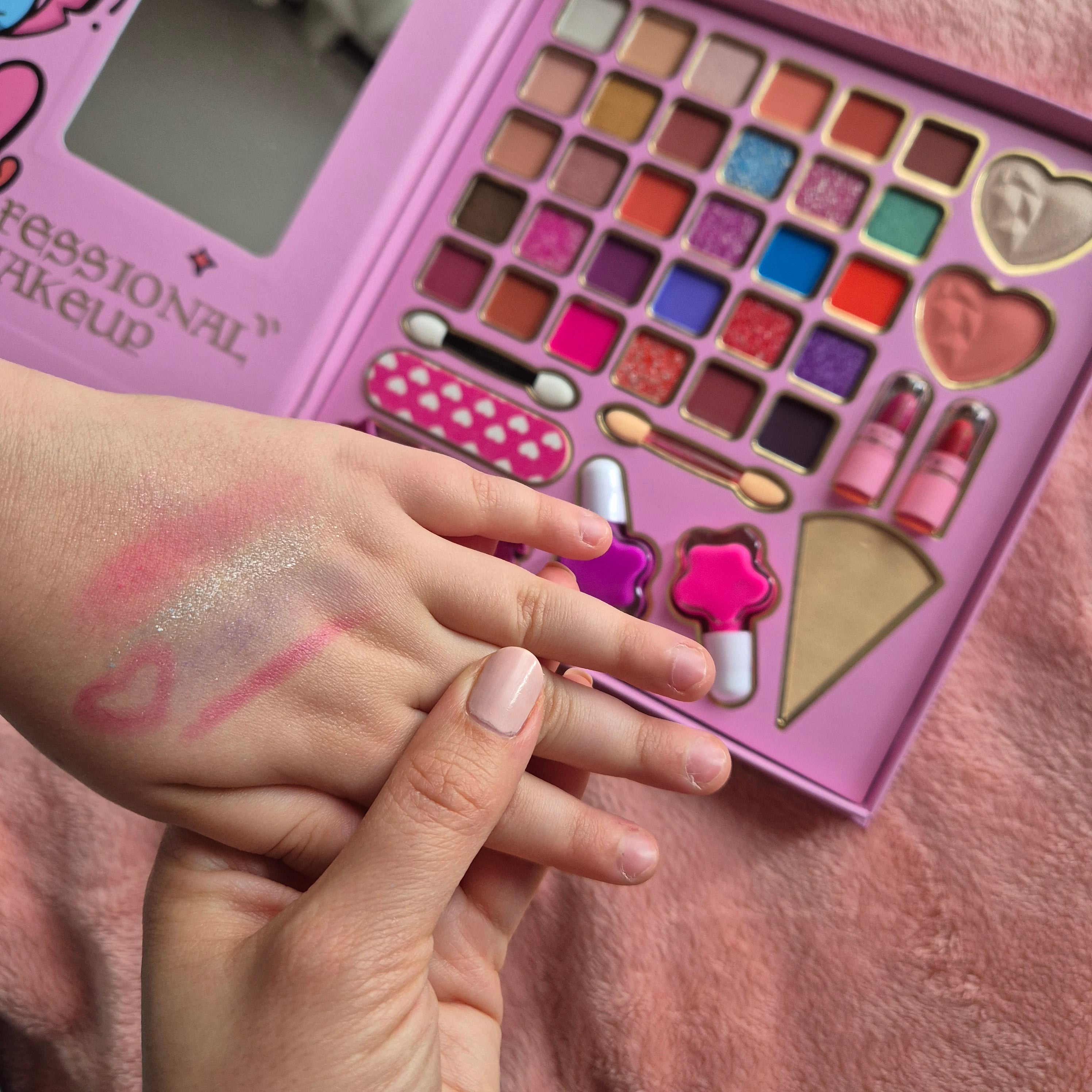 Stič šminka set za devojčice (41 u 1) – Kreativno, maštovito i zabavno