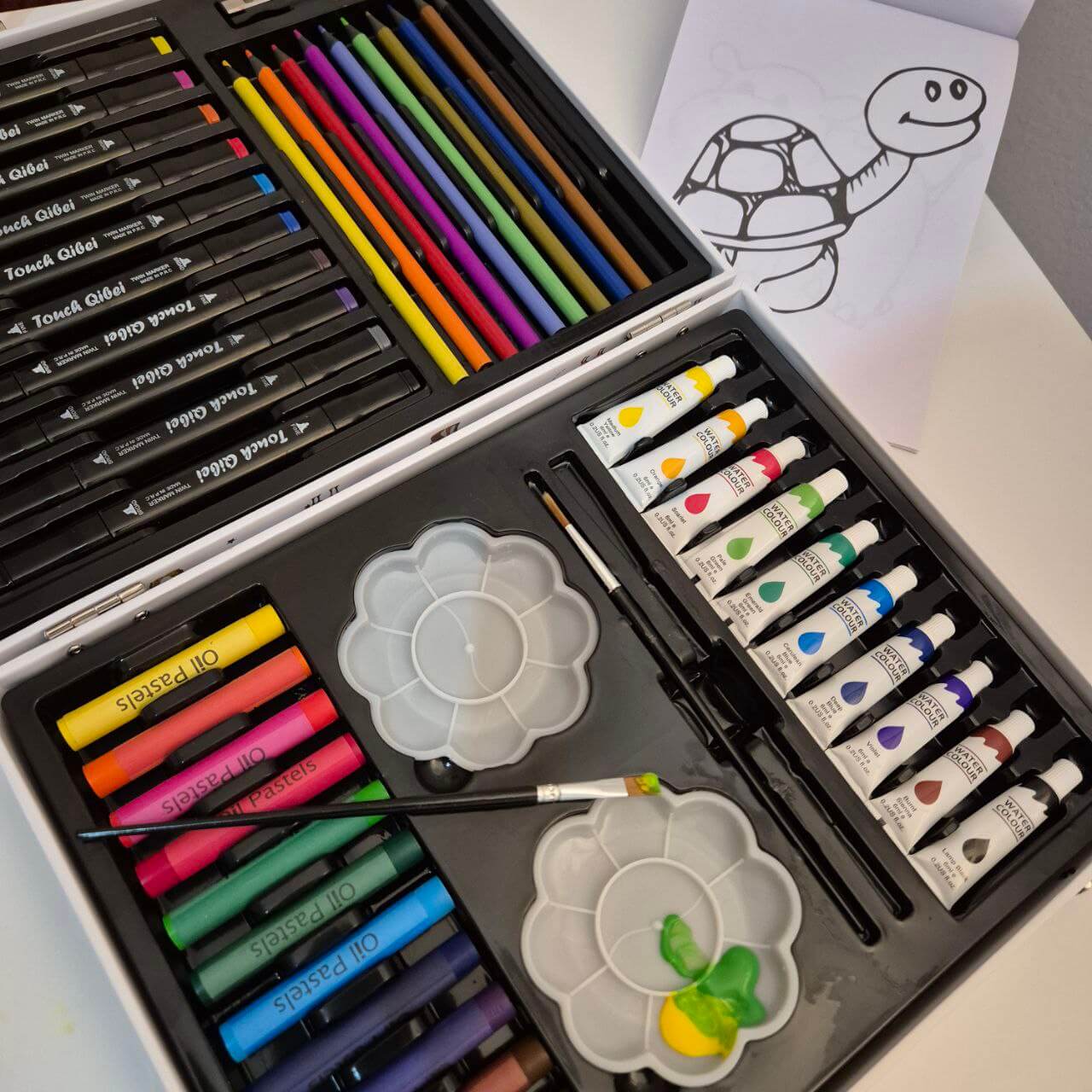 Kofer sa bojama i priborom za crtanje + Poklon bojanka 🎨